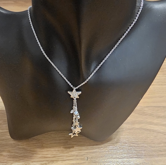 Avon - Picture 2 of 3